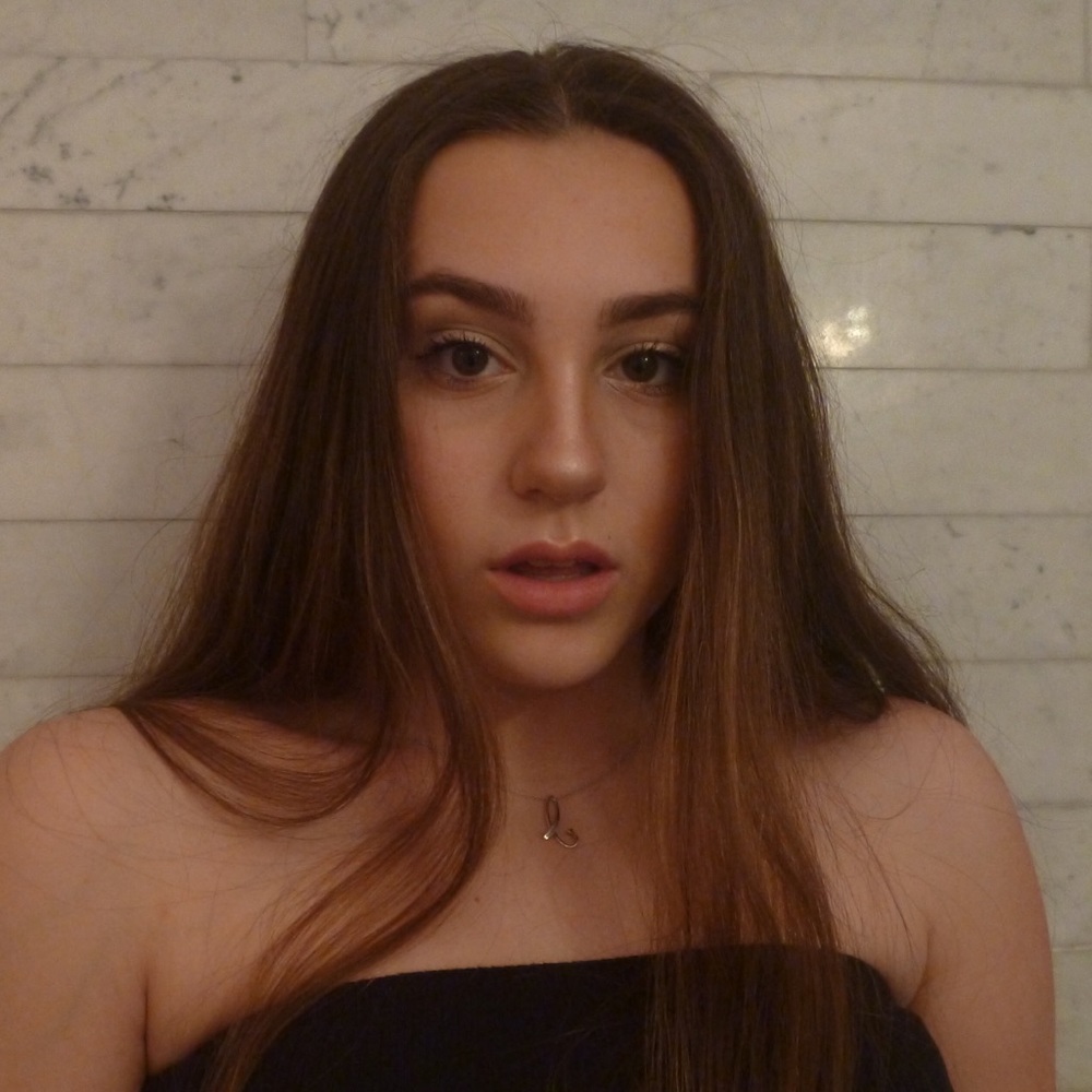 Meet your Posher, Becca